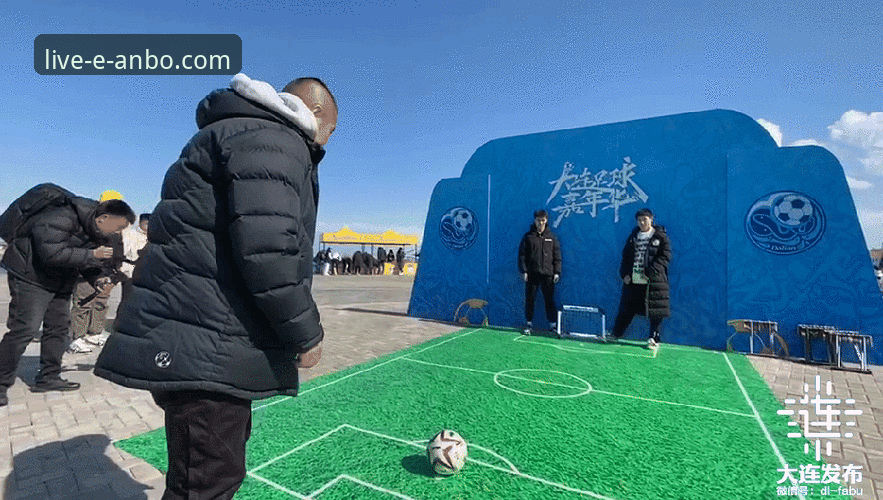 掌握赛事动态的实用指南：从顶级球员滞留事件看观赛信息获取